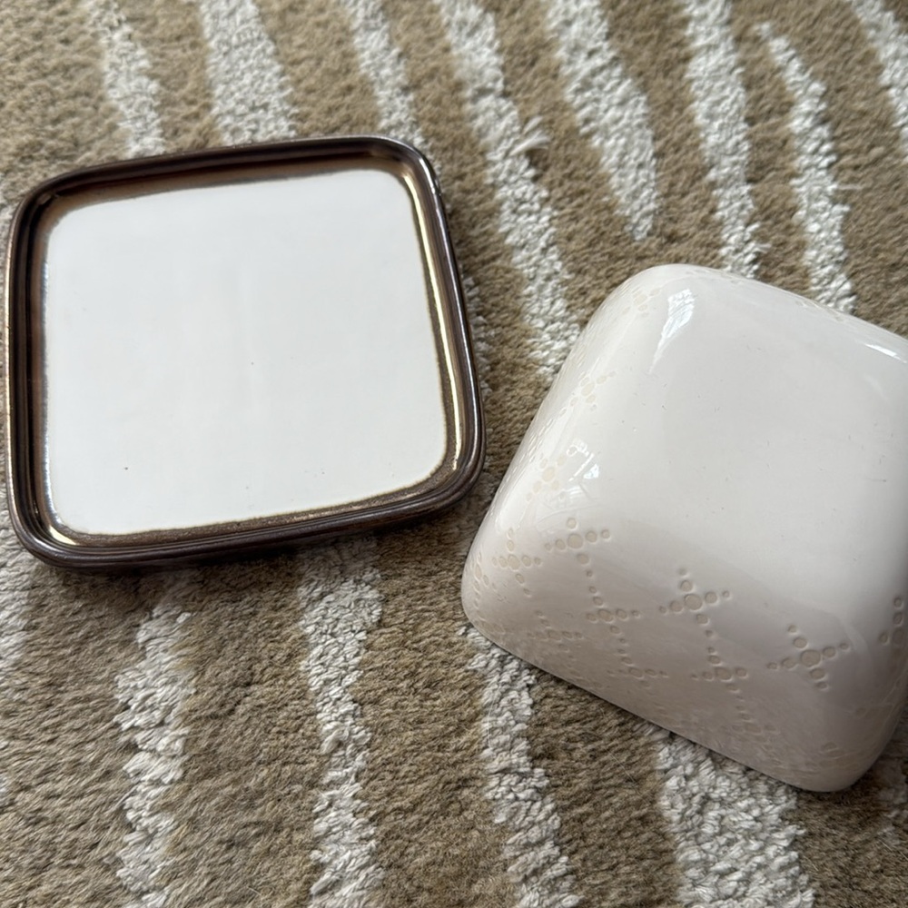 NWT Threshold Stoneware Butter Dish with Lid new